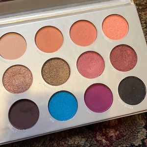 BoxyCharm Pur Eyeshadow Palette
